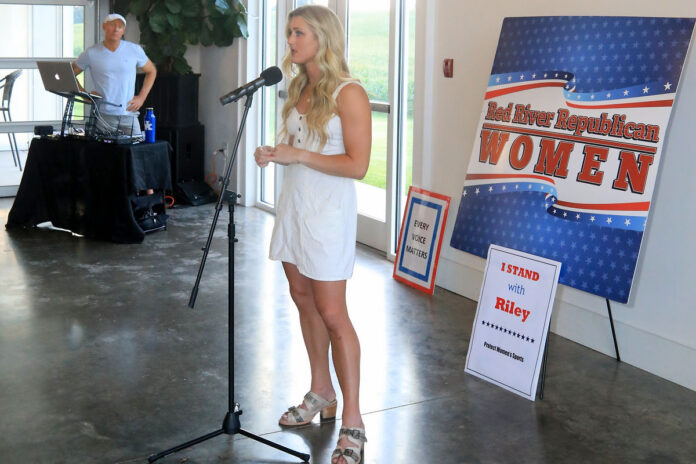 Riley Gaines speaks at Red River Republican Women's annual Wine Tasting. (Tony Centonze, Clarksville Living Magazine)