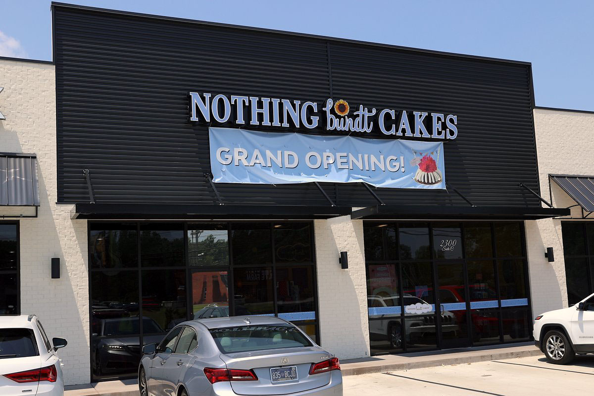 Nothing bundt Cakes. (Mark Haynes, Clarksville Living Magazine) Nothing bundt Cakes. (Mark Haynes, Clarksville Living Magazine)