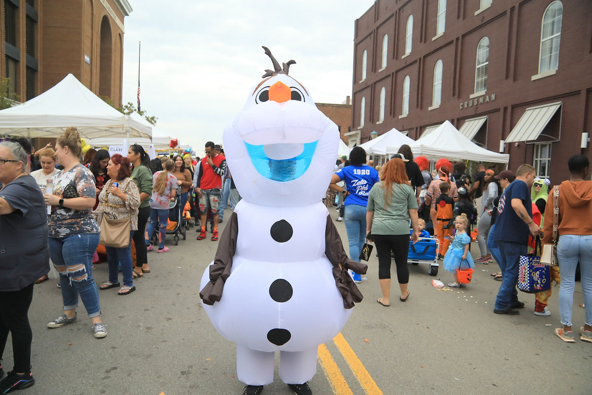 Fright on Franklin. (Tony Centonze, Clarksville Living Magazine) Fright on Franklin. (Tony Centonze, Clarksville Living Magazine)