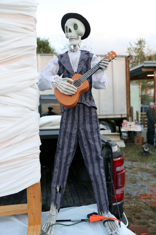 Hilltop Supermarket's 2023 Trunk or Treat was held on Halloween night. (Mark Haynes, Clarksville Living Magazine)