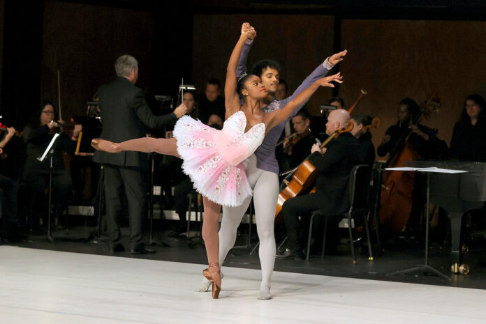 Ingrid Silva and Dylan Santos dancng during the Gateway Chamber Orchestra’s The Nutcracker. (Mark Haynes, Clarksville Living Magazine)