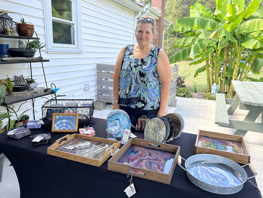 Jennifer Campbell Poured Art at TDA 2023