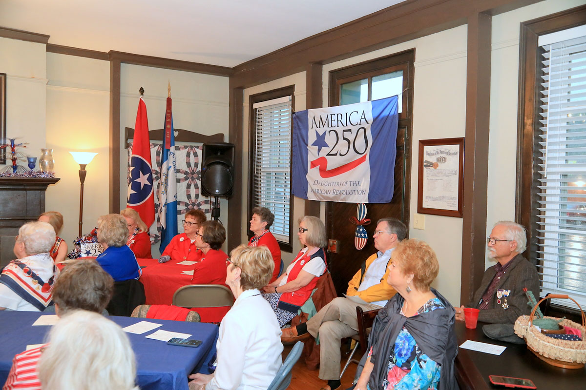 Daughters of the American Revolution unveil America! 250 Plaque. (Tony Centonze, Clarksville Living Magazine) Daughters of the American Revolution unveil America! 250 Plaque. (Tony Centonze, Clarksville Living Magazine)
