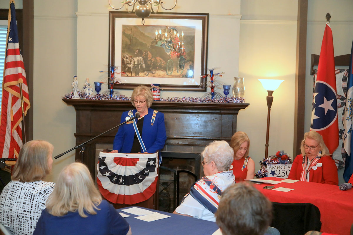 Daughters of the American Revolution unveil America! 250 Plaque. (Tony Centonze, Clarksville Living Magazine) Daughters of the American Revolution unveil America! 250 Plaque. (Tony Centonze, Clarksville Living Magazine)