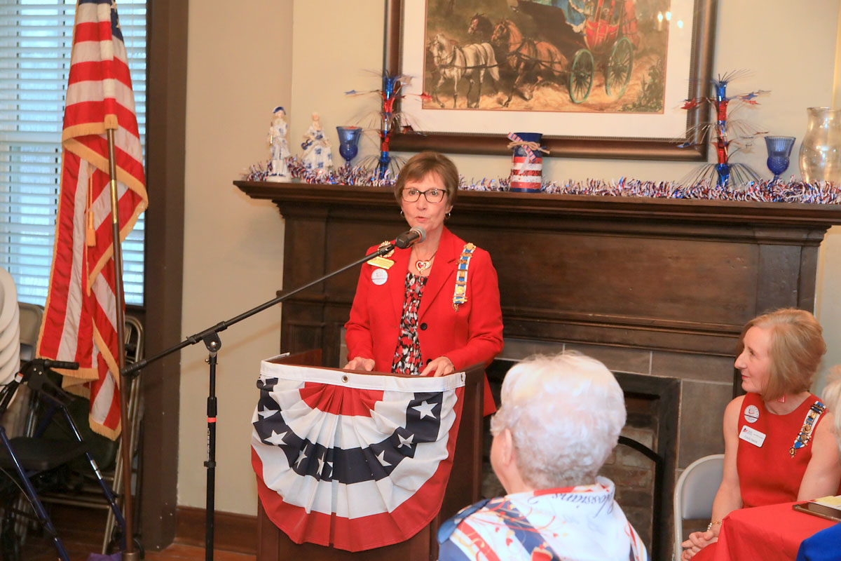 Daughters of the American Revolution unveil America! 250 Plaque. (Tony Centonze, Clarksville Living Magazine) Daughters of the American Revolution unveil America! 250 Plaque. (Tony Centonze, Clarksville Living Magazine)