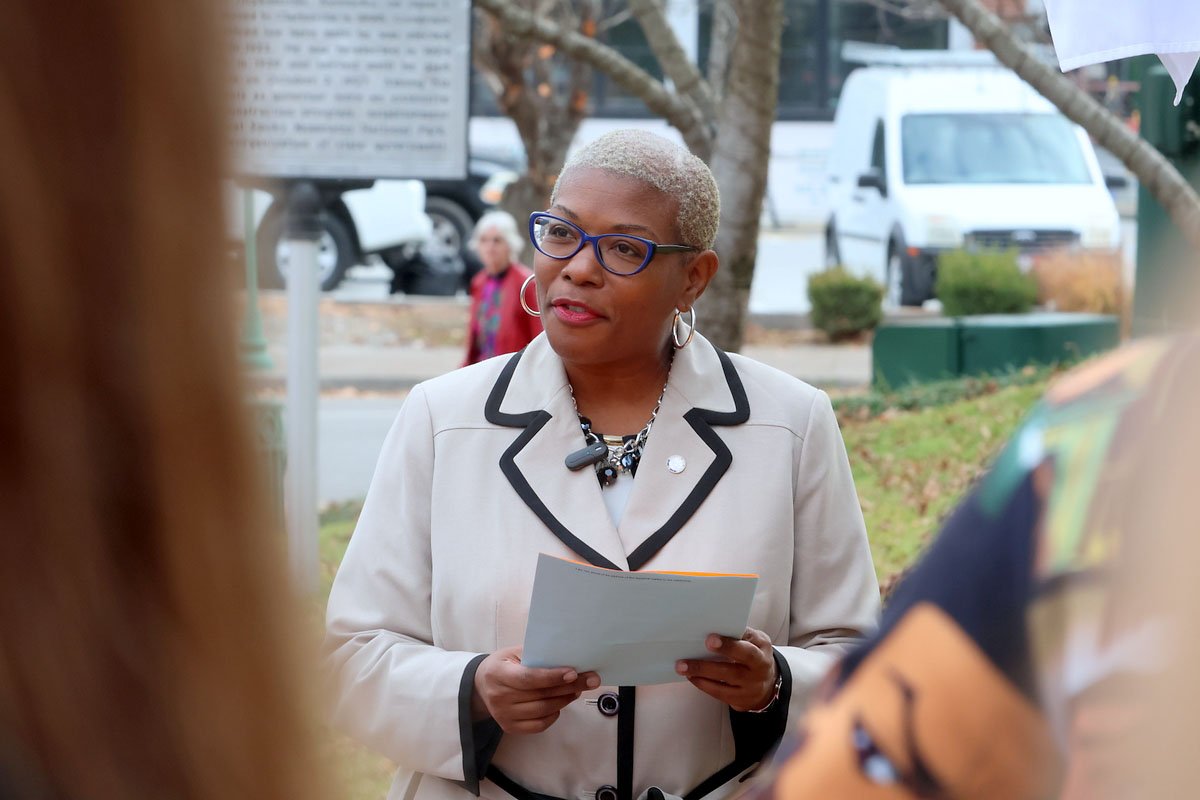 Dr. Rashidah Leverett