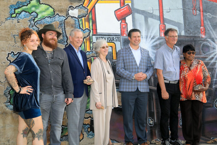 Official unveiling of the Ricky Cavaness mural Last Train to Clarksville (1)