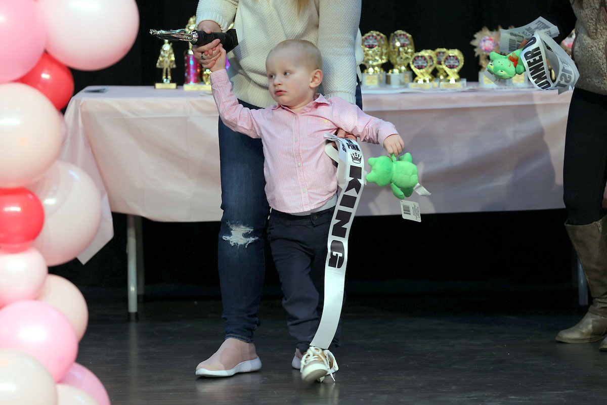 Pretty in Pink Beauty Pageant. (Mark Haynes, Clarksville Living Magazine) Pretty in Pink Beauty Pageant. (Mark Haynes, Clarksville Living Magazine)