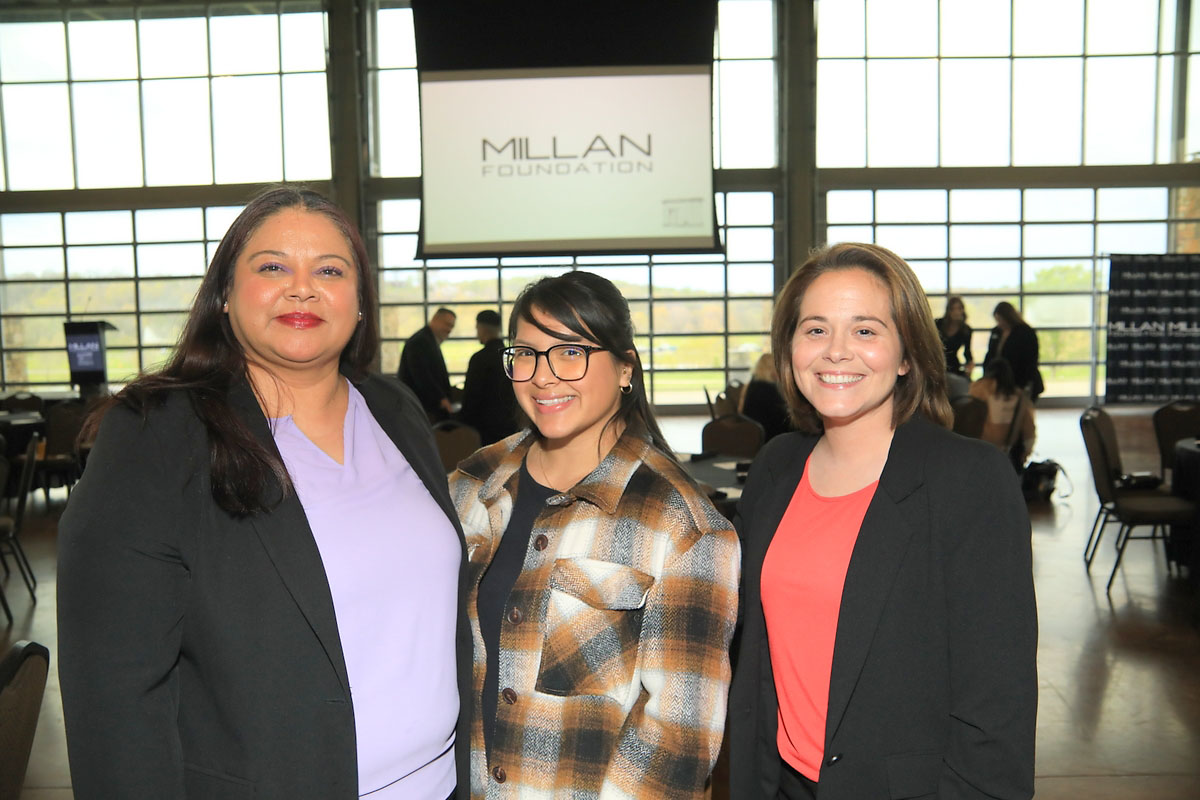 Jasmin and Valerie Linares, Jamie Peltz Jasmin and Valerie Linares, Jamie Peltz