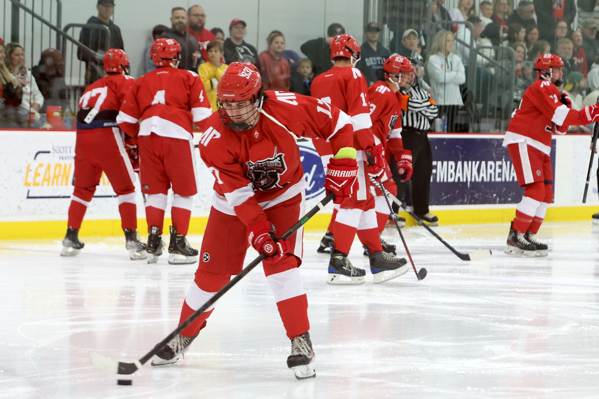 Govs Ice Hockey hosts the University of Alabama at Birmingham, ushering in a new era at APSU Govs Ice Hockey hosts the University of Alabama at Birmingham, ushering in a new era at APSU