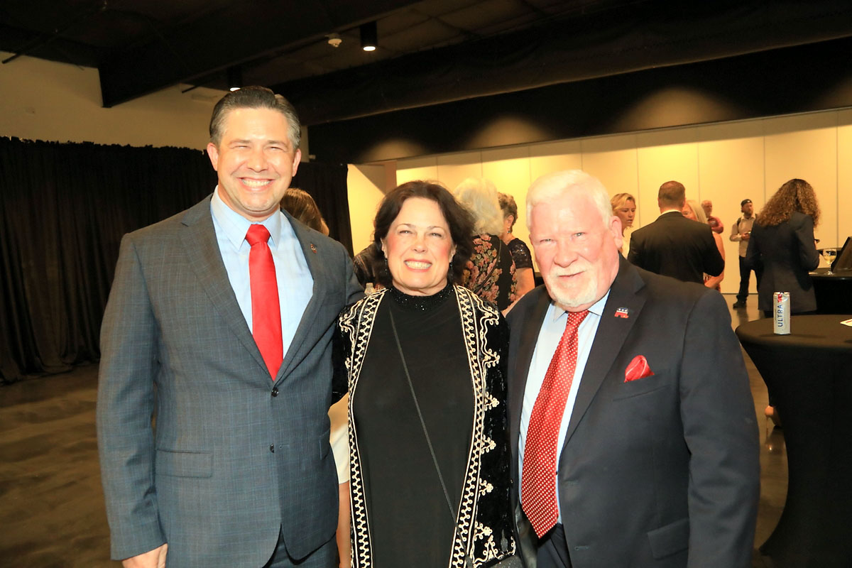 Montgomery County Mayor Wes Golden, Julie and Steve Lomax Montgomery County Mayor Wes Golden, Julie and Steve Lomax