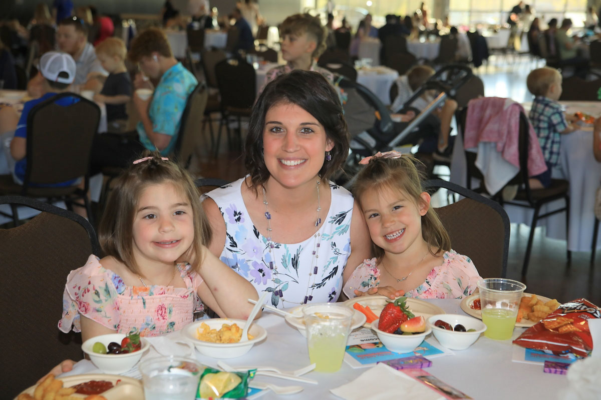 Paislee, Anna and Bella Meeks Paislee, Anna and Bella Meeks