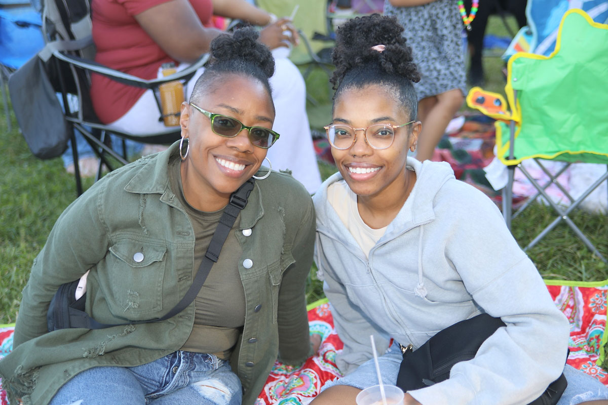 Zandra Moten and Tia Aaron Zandra Moten and Tia Aaron