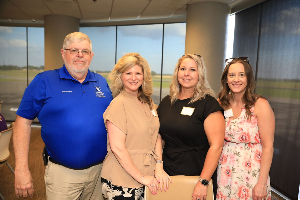 Bob Worth, Cheryl Hood, Bobbie Huhnke and Kristie Reguli Bob Worth, Cheryl Hood, Bobbie Huhnke and Kristie Reguli