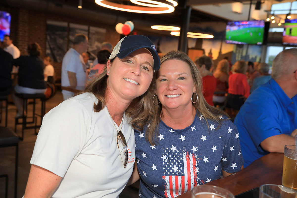 Celebrating Independence Day at Shelby’s Trio. (Tony Centonze, Clarksville Living Magazine) Celebrating Independence Day at Shelby’s Trio. (Tony Centonze, Clarksville Living Magazine)