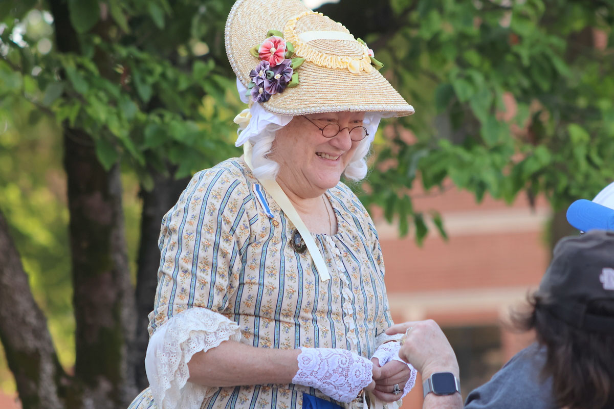 Daughter's of the American Revolution hosts annual Reading of the Declaration of Independence on the Court House steps. (Tony Centonze, Clarksville Living Magazine) Daughter's of the American Revolution hosts annual Reading of the Declaration of Independence on the Court House steps. (Tony Centonze, Clarksville Living Magazine)