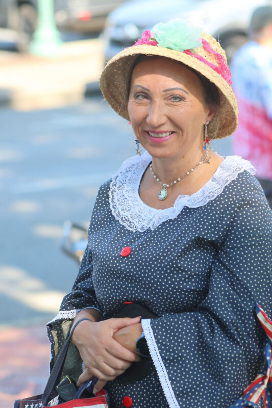 Daughter's of the American Revolution hosts annual Reading of the Declaration of Independence on the Court House steps. (Tony Centonze, Clarksville Living Magazine) Daughter's of the American Revolution hosts annual Reading of the Declaration of Independence on the Court House steps. (Tony Centonze, Clarksville Living Magazine)
