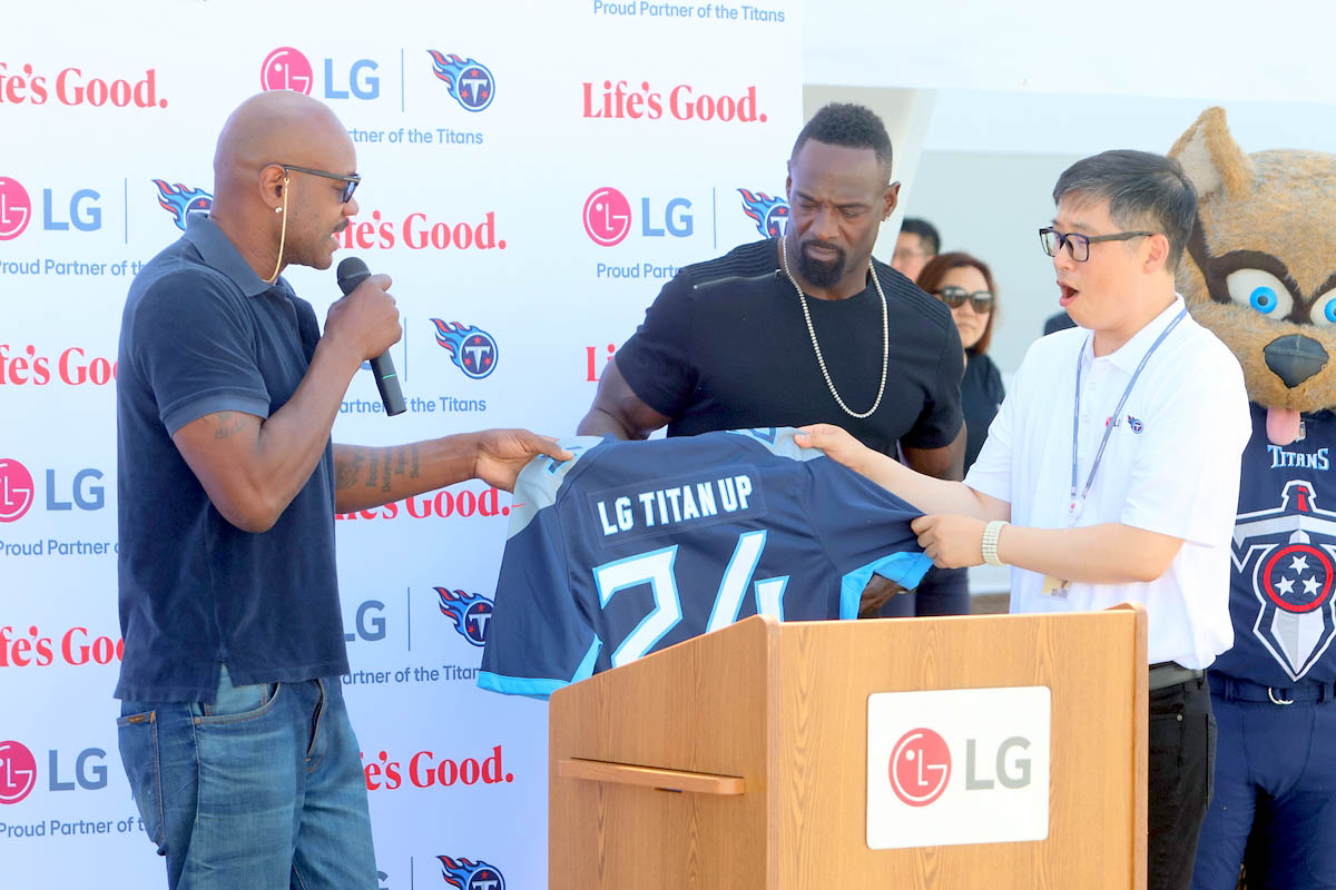 Keith Bulluck, Jevon Kearse and Son Chang-Woo Keith Bulluck, Jevon Kearse and Son Chang-Woo