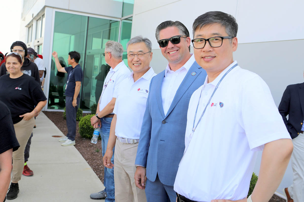 LG CEO North America, Chris Jung, Montgomery County Mayor Wes Golden and Son Chang-Woo, head of LG’s Clarksville plant LG CEO North America, Chris Jung, Montgomery County Mayor Wes Golden and Son Chang-Woo, head of LG’s Clarksville plant