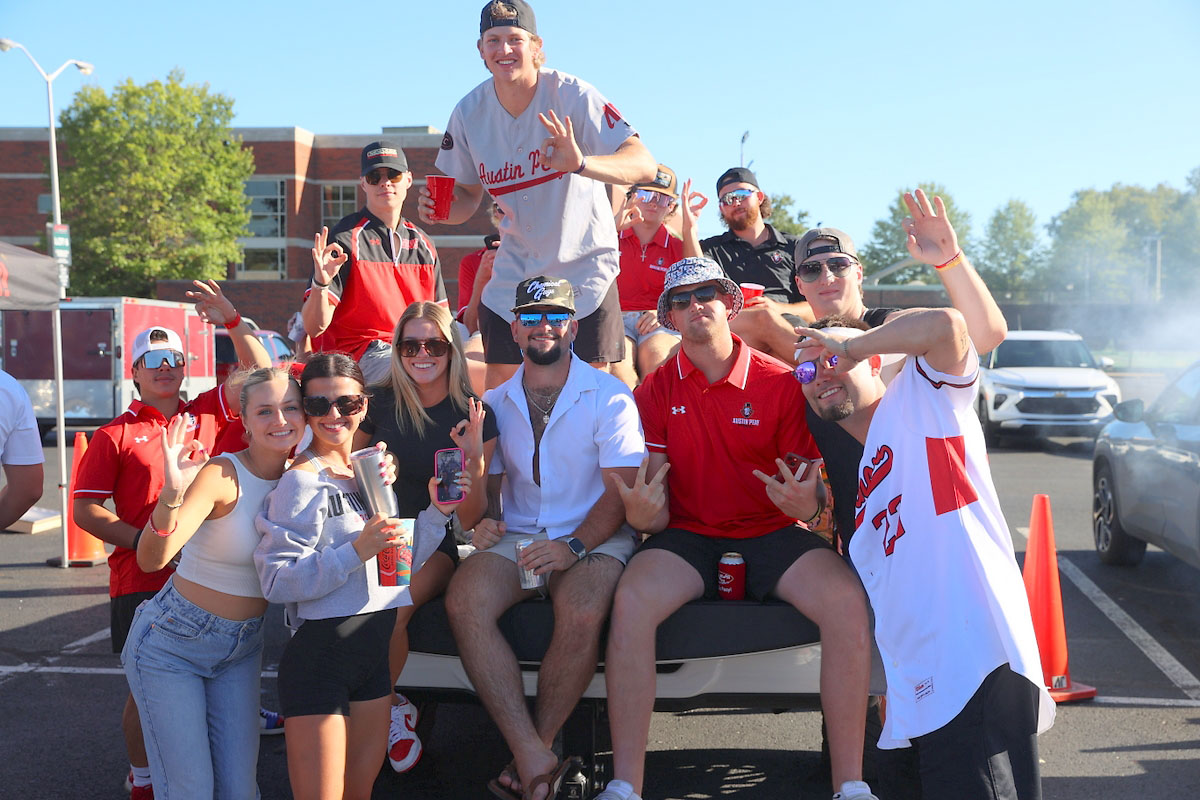 Austin Peay Tailgate Alley. (Mark Haynes, Clarksville Living Magazine) Austin Peay Tailgate Alley. (Mark Haynes, Clarksville Living Magazine)