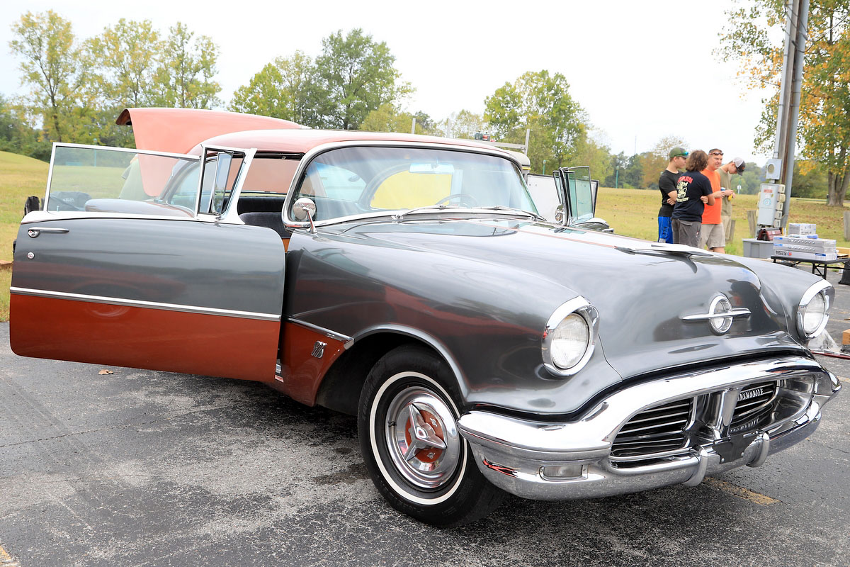 Clarksville Gearheads Car Club Celebrates Cars of All Types at Local Event. (Tony Centonze, Clarksville Living Magazine) Clarksville Gearheads Car Club Celebrates Cars of All Types at Local Event. (Tony Centonze, Clarksville Living Magazine)
