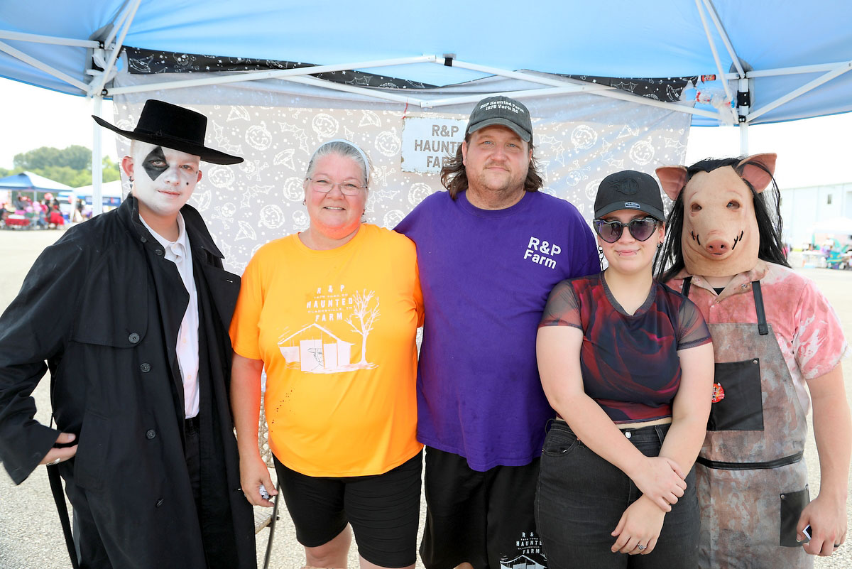 Graves, Penny and Roy Griffy, Selena Richards and Bubba the Butcher Graves, Penny and Roy Griffy, Selena Richards and Bubba the Butcher