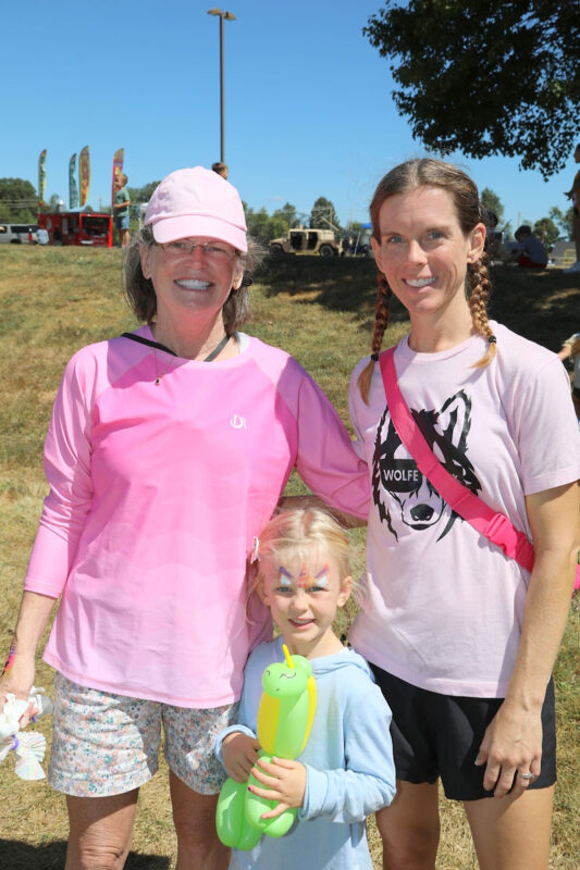 Lisa Kemmer, Khloe and Kelsey Wolfe Lisa Kemmer, Khloe and Kelsey Wolfe