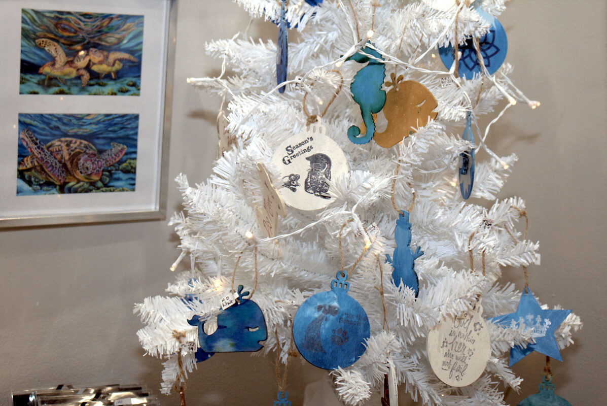 Art by Jennifer Pierstorff – DAC's Holiday Bazaar. (D.C. Thomas, Clarksville Living Magazine) Art by Jennifer Pierstorff – DAC's Holiday Bazaar. (D.C. Thomas, Clarksville Living Magazine)