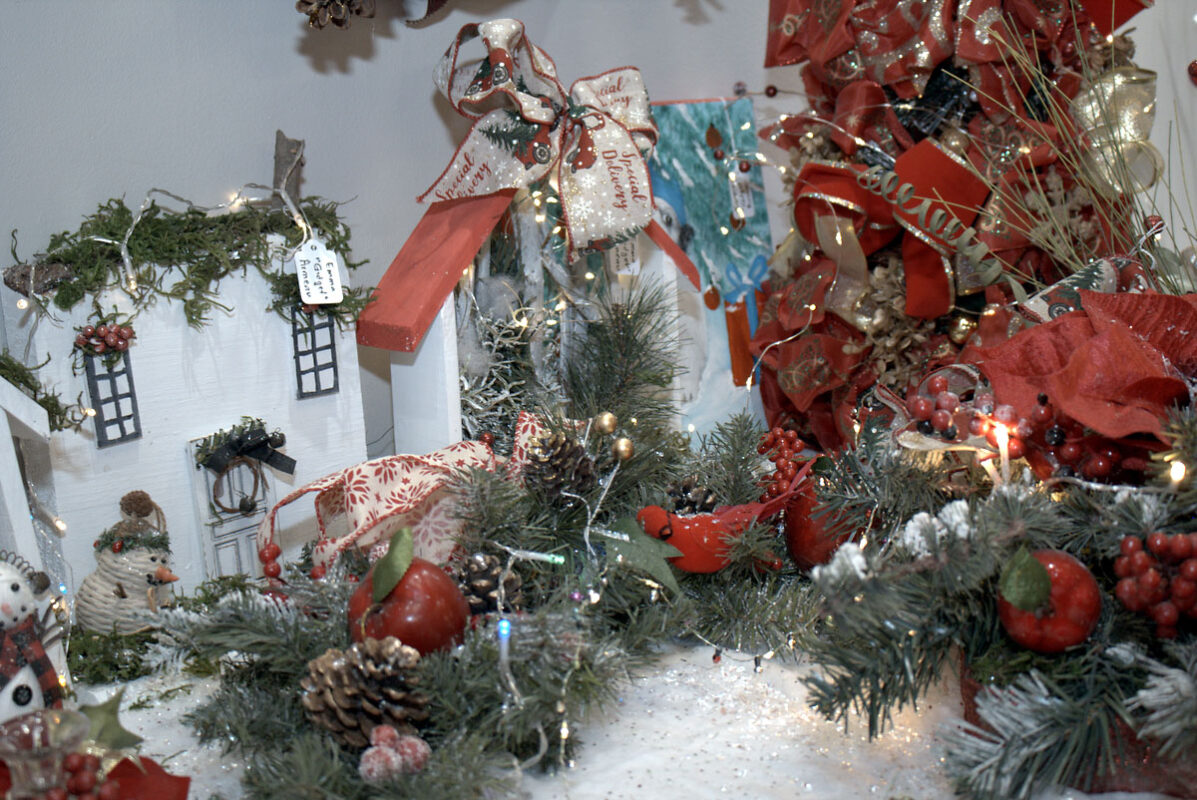 Emma Armeau – DAC's Holiday Bazaar by D.C. Thomas Emma Armeau – DAC's Holiday Bazaar by D.C. Thomas