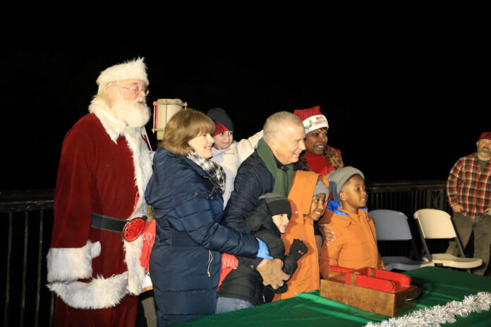 Clarksville's Christmas on the Cumberland Draws Thousands to McGregor Park for Festive Celebration. (Tony Centonze, Clarksville Living Magazine)