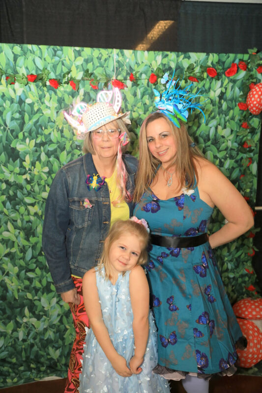 Cathy Gohr, Brianna and Kimberly Grissom