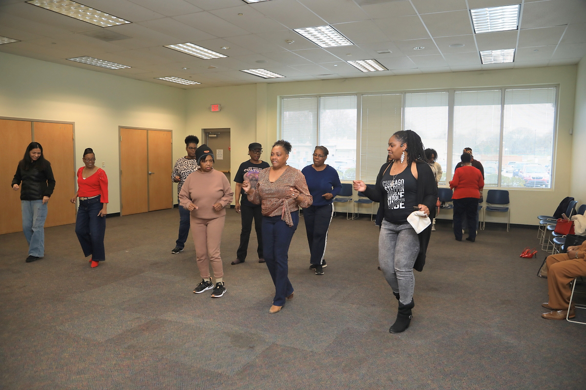 Urban Social Dance Demo – Chicago Stepping Urban Social Dance Demo – Chicago Stepping