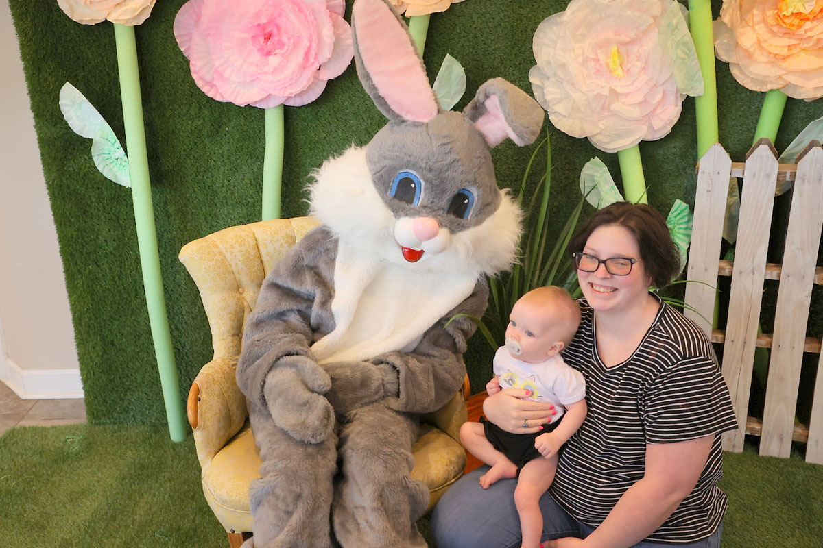 Yellow Creek Baptist Church Shares Love and Joy with Huge Easter Egg Hunt. (Mark Haynes, Clarksville Living Magazine) Yellow Creek Baptist Church Shares Love and Joy with Huge Easter Egg Hunt. (Mark Haynes, Clarksville Living Magazine)