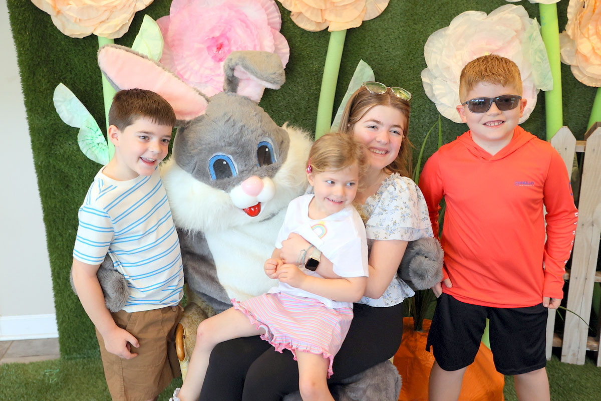 Yellow Creek Baptist Church Shares Love and Joy with Huge Easter Egg Hunt. (Mark Haynes, Clarksville Living Magazine) Yellow Creek Baptist Church Shares Love and Joy with Huge Easter Egg Hunt. (Mark Haynes, Clarksville Living Magazine)