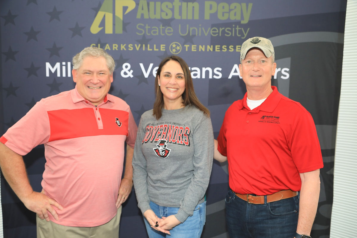 APSU President Michael Licari, Katie Staple and MG (Retired) Walt Lord APSU President Michael Licari, Katie Staple and MG (Retired) Walt Lord