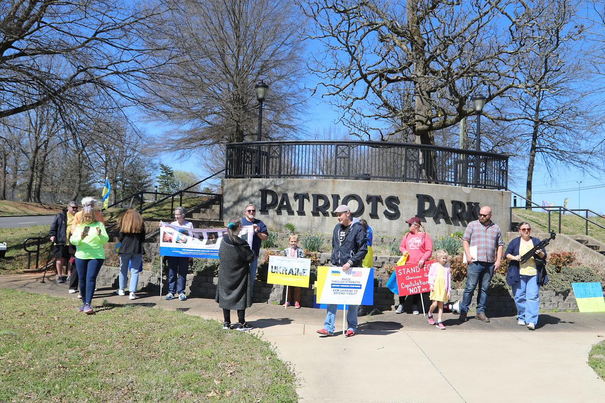 Clarksville Indivisible hosts Rally for Ukraine at Patriots Park Clarksville Indivisible hosts Rally for Ukraine at Patriots Park