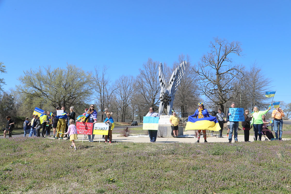 Clarksville Indivisible hosts Rally for Ukraine at Patriots Park Clarksville Indivisible hosts Rally for Ukraine at Patriots Park