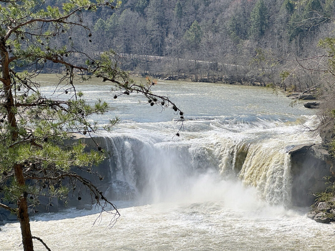 Overlook of Cumberland Falls