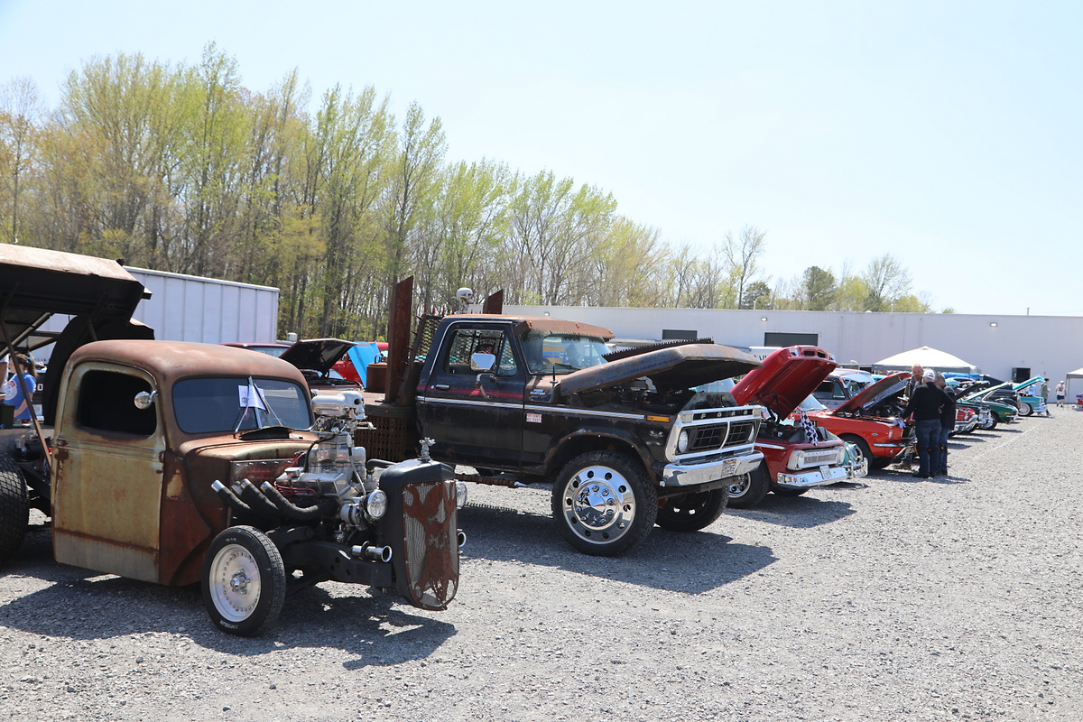 Folks having fun and helping out at a recent Clarksville Cruisers Car Show that benefited YaiPak. (Clarksville Living Magazine, Tony Centonze) Folks having fun and helping out at a recent Clarksville Cruisers Car Show that benefited YaiPak. (Clarksville Living Magazine, Tony Centonze)