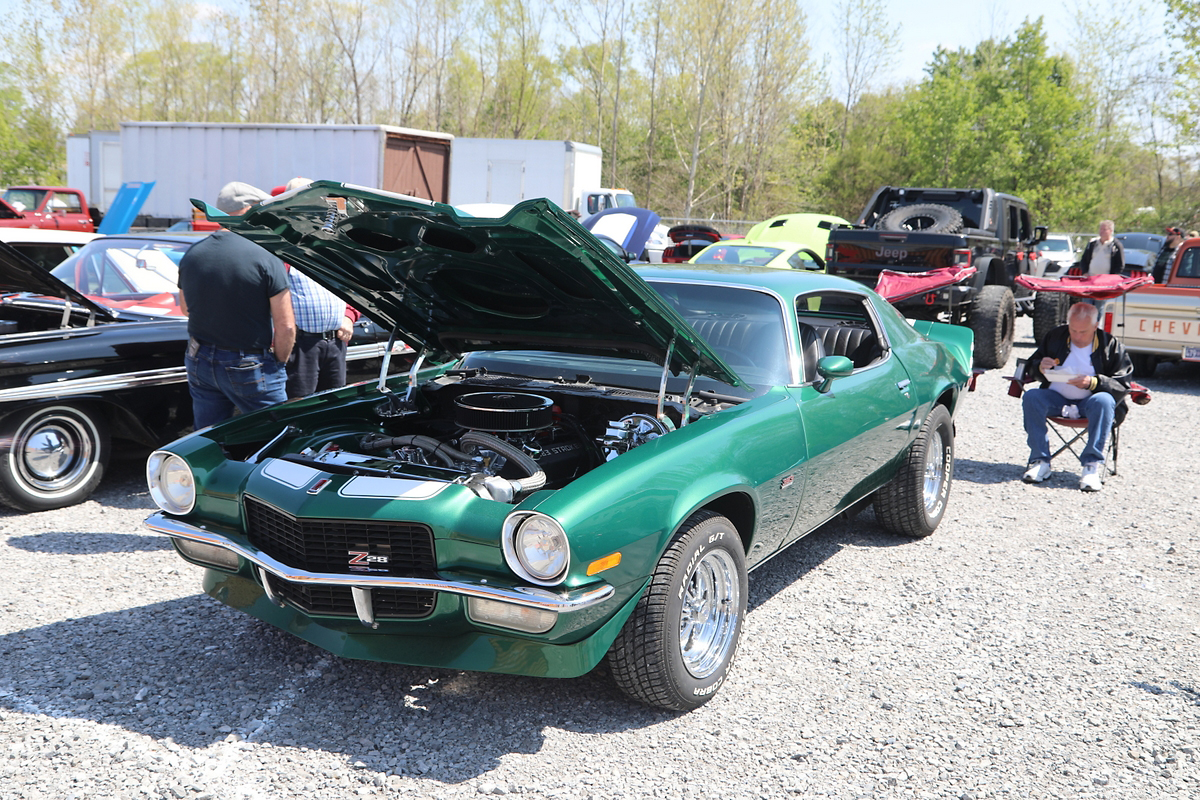 Folks having fun and helping out at a recent Clarksville Cruisers Car Show that benefited YaiPak. (Clarksville Living Magazine, Tony Centonze) Folks having fun and helping out at a recent Clarksville Cruisers Car Show that benefited YaiPak. (Clarksville Living Magazine, Tony Centonze)