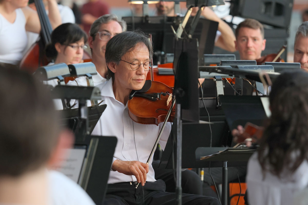 Clarksville welcomed the Nashville Symphony to Downtown Commons for a performance that included works by Brahms, Bizet, John Williams, and more. (Tony Centonze, Clarksville Living Magazine) Clarksville welcomed the Nashville Symphony to Downtown Commons for a performance that included works by Brahms, Bizet, John Williams, and more. (Tony Centonze, Clarksville Living Magazine)