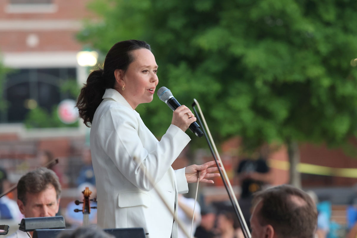 Clarksville welcomed the Nashville Symphony to Downtown Commons for a performance that included works by Brahms, Bizet, John Williams, and more. (Tony Centonze, Clarksville Living Magazine) Clarksville welcomed the Nashville Symphony to Downtown Commons for a performance that included works by Brahms, Bizet, John Williams, and more. (Tony Centonze, Clarksville Living Magazine)