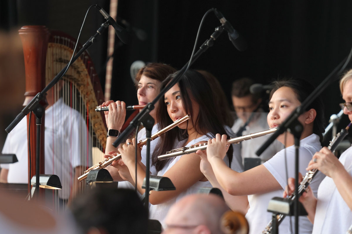 Clarksville welcomed the Nashville Symphony to Downtown Commons for a performance that included works by Brahms, Bizet, John Williams, and more. (Tony Centonze, Clarksville Living Magazine) Clarksville welcomed the Nashville Symphony to Downtown Commons for a performance that included works by Brahms, Bizet, John Williams, and more. (Tony Centonze, Clarksville Living Magazine)
