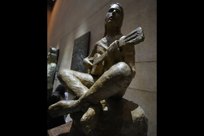 Alan LeQuire's Joan Baez at the Parthenon in Nashville, TN. (D.C. Thomas, Clarksville Living Magazine)