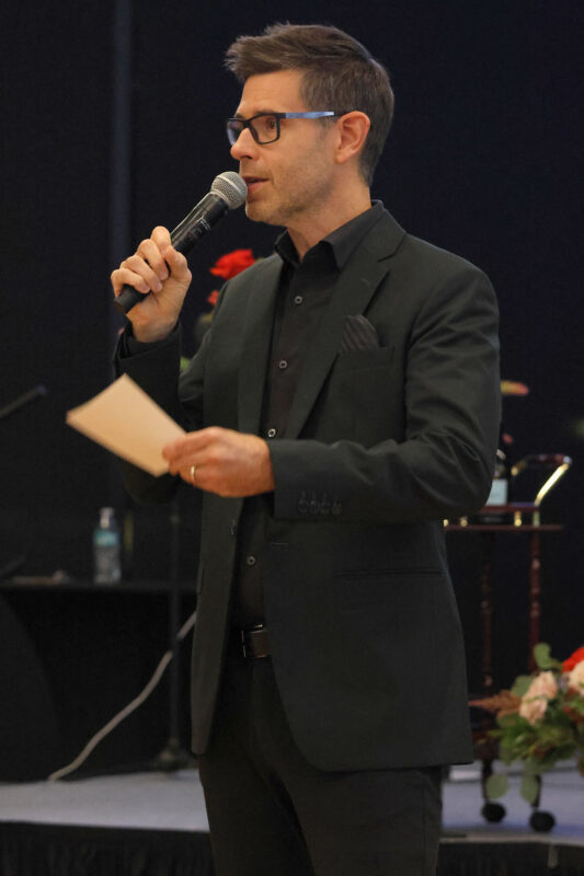Auctioneer Tom Riles has helped non-profits all over the country break fundraising records Auctioneer Tom Riles has helped non-profits all over the country break fundraising records