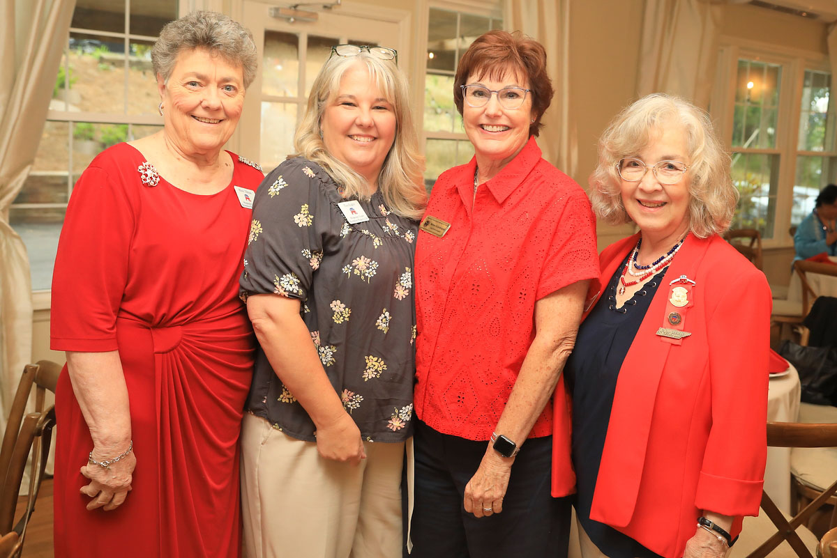 Marie Tillman, Tina Englen, Anne Hildebrand and Teresa Tuttle Marie Tillman, Tina Englen, Anne Hildebrand and Teresa Tuttle
