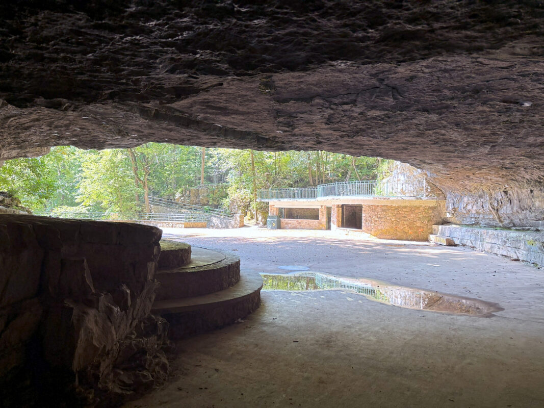 Dunbar Cave