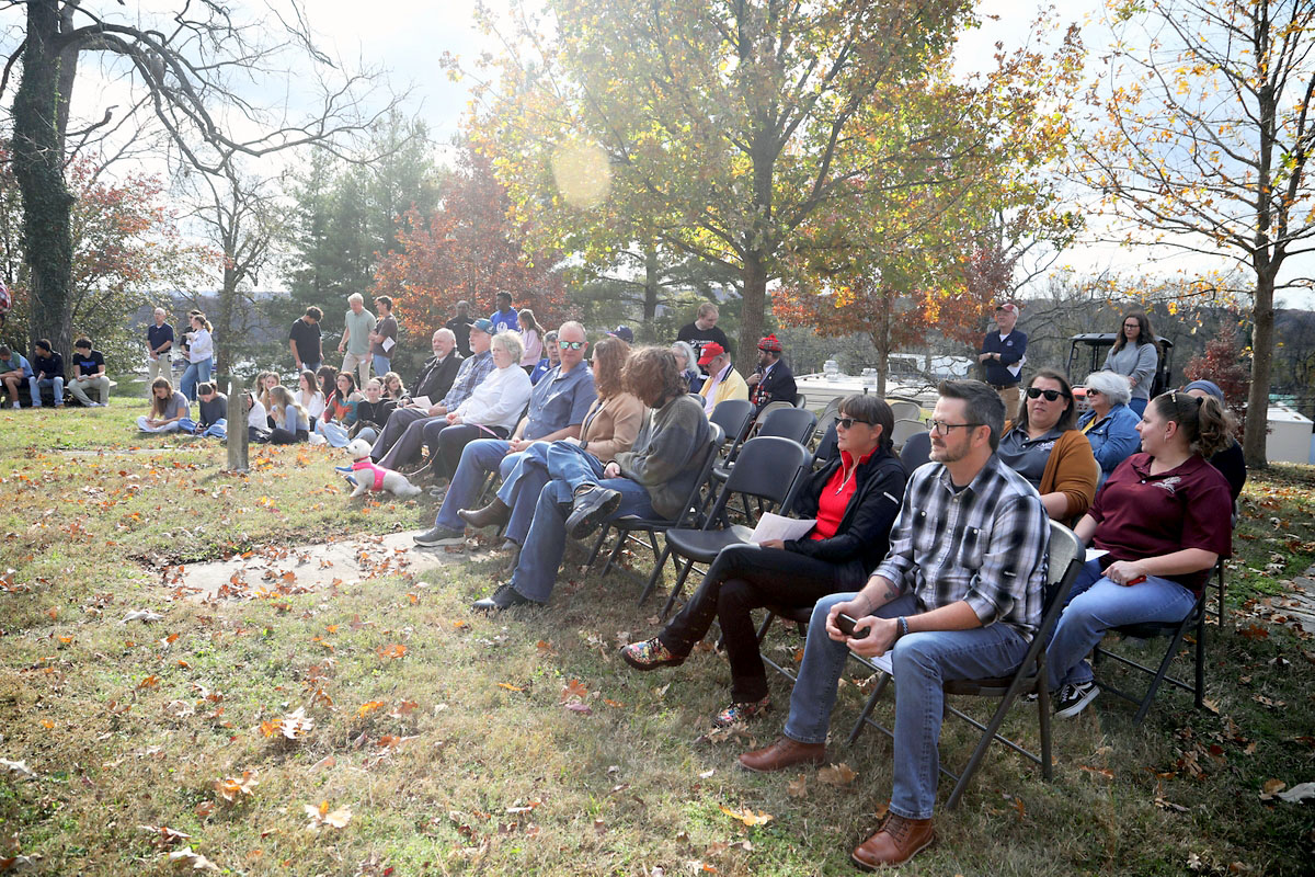 Descendants of Valentine Sevier were joined by Clarksville Academy students and others for a grave rededication ceremony at Riverview Cemetery Descendants of Valentine Sevier were joined by Clarksville Academy students and others for a grave rededication ceremony at Riverview Cemetery