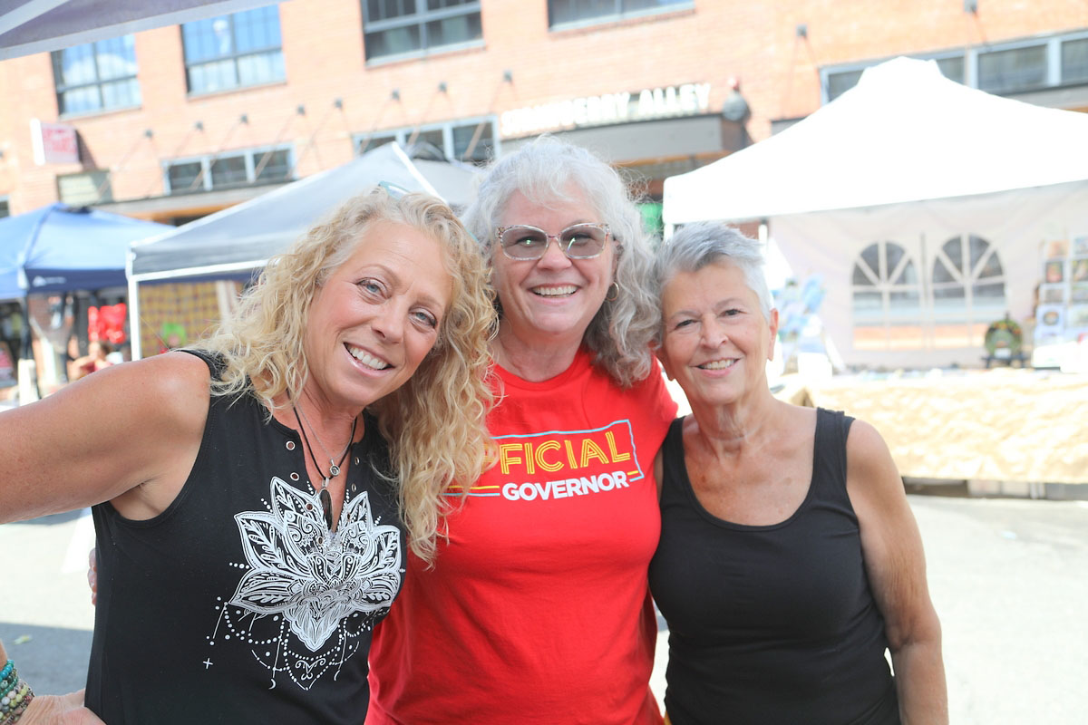 Terri Wilson, Lynne Halliburton and Denise Skidmore Terri Wilson, Lynne Halliburton and Denise Skidmore