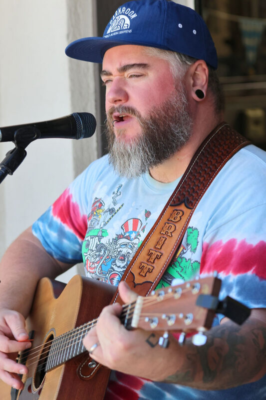 Britt Dignan performing at Clarksville's 9th Annual Oktoberfest at Beacahaven Winery